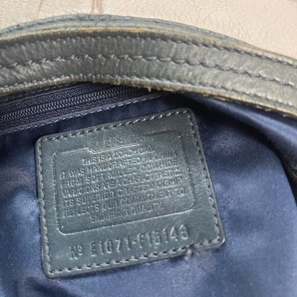 Coach Pebbled Leather Beige shoulder/Hobo Bag navy blue & burgundy straps & trim - Picture 11 of 15